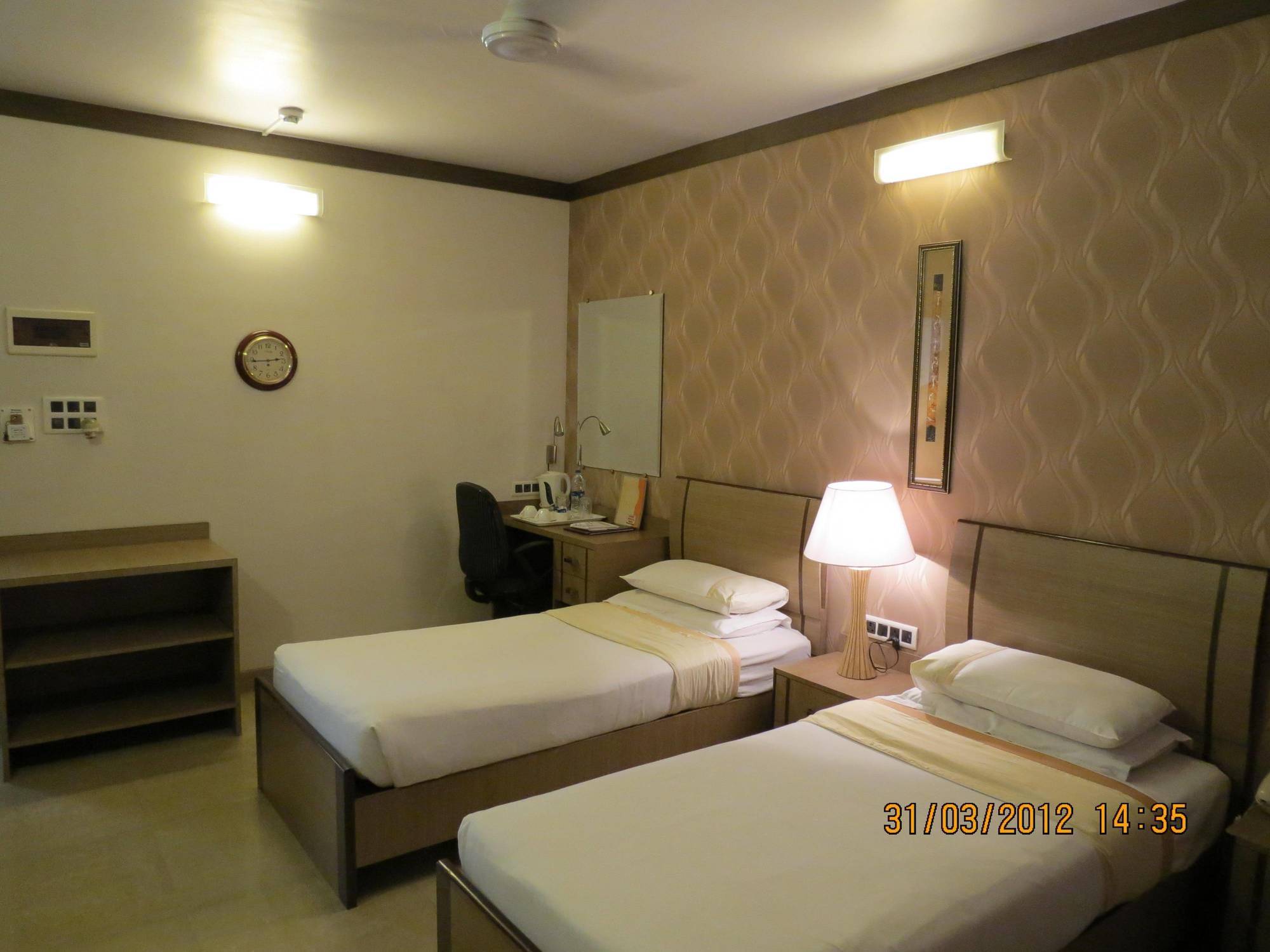 Jyoti Dwelling Hotel Mumbai Luaran gambar